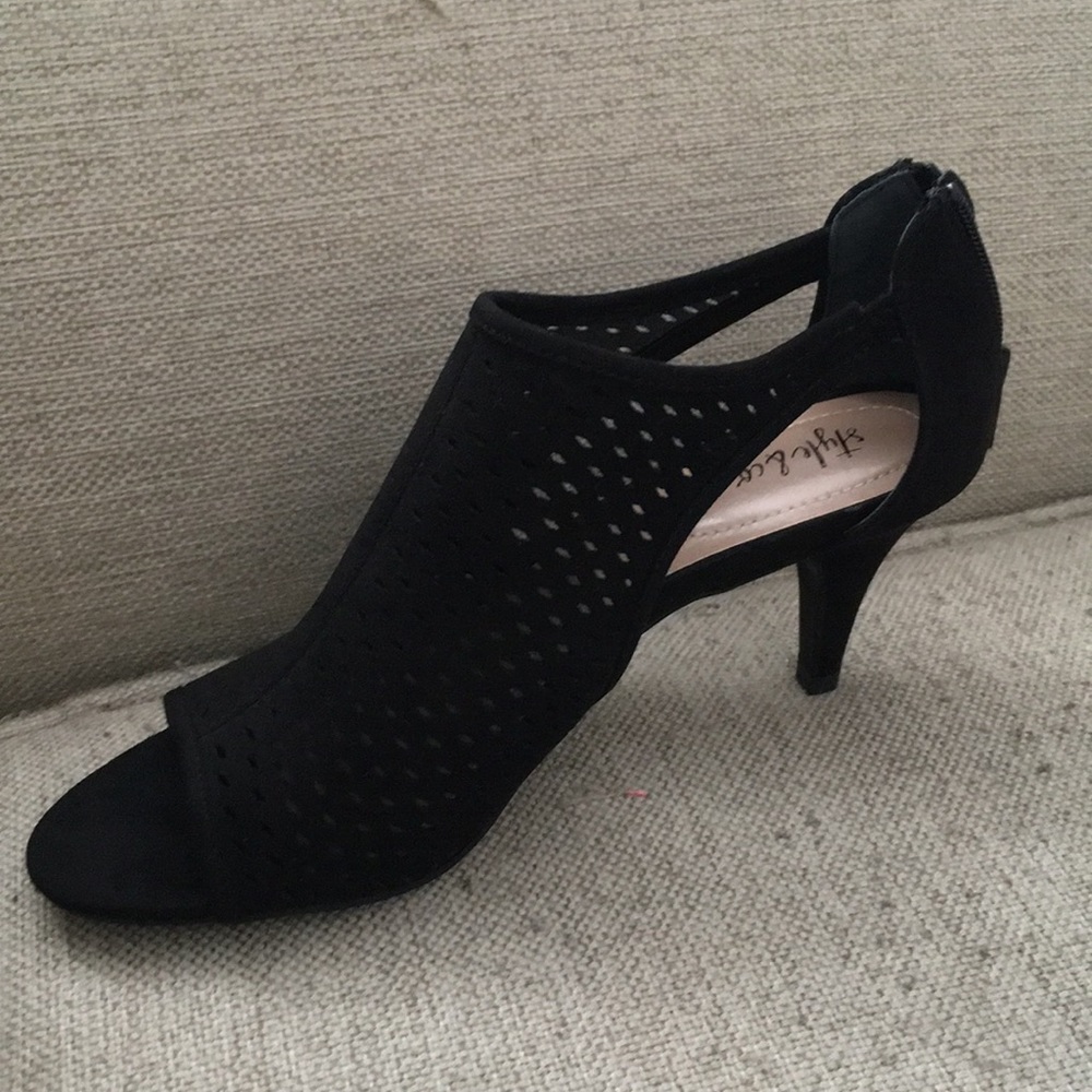 Black peep toes high heel